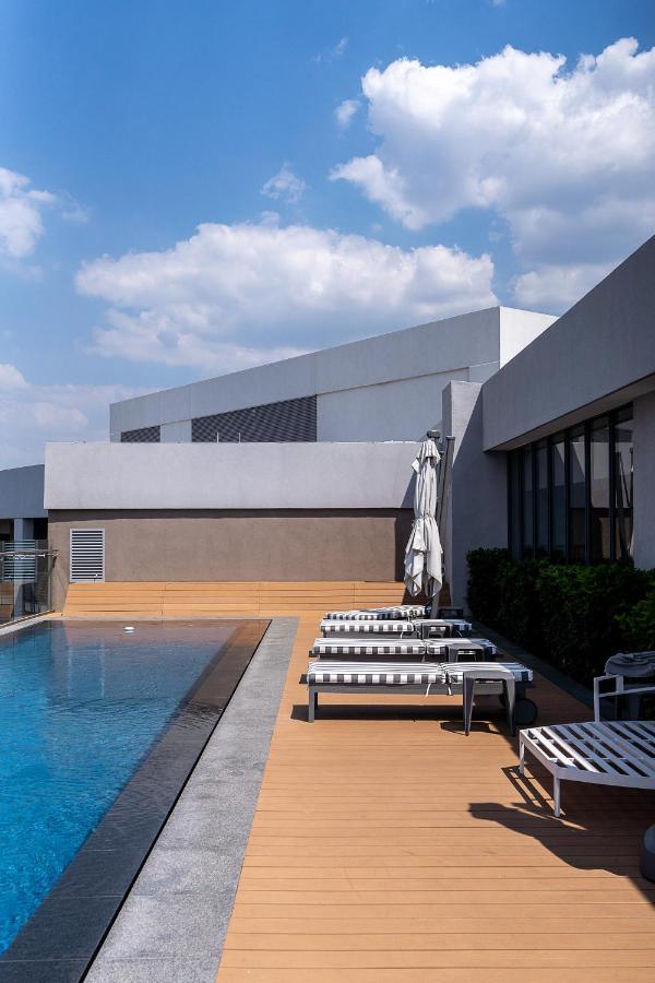 Top Floor Menlyn Maine Studio Apartment With Stunning Views & No Load Shedding Pretoria-Noord Buitenkant foto